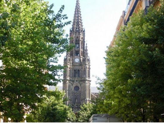 【空港送迎】サン・セバスチャン空港 ⇔ サン・セバスチャン市内ホテル＜貸切／スペイン語ドライバー＞by Discovery Basque