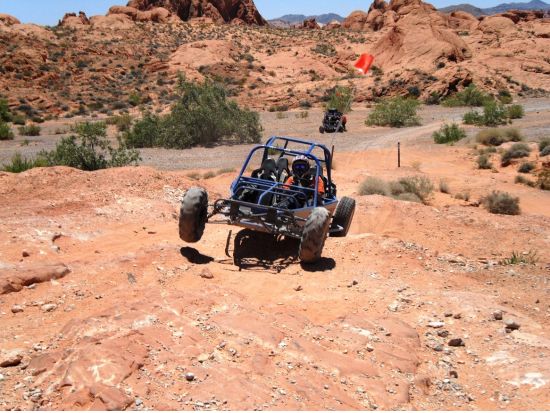四輪バギー（ATV）体験　バレーオブファイアー州立公園を疾走！＜英語ガイド＞