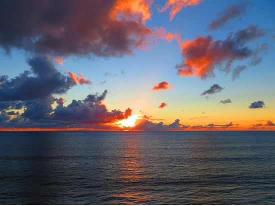 サンセット・ディナーセーリング　スピリット・オブ・アロハ号 ＜金曜日限定／ヒルトン・ハワイアン・ビレッジ発＞