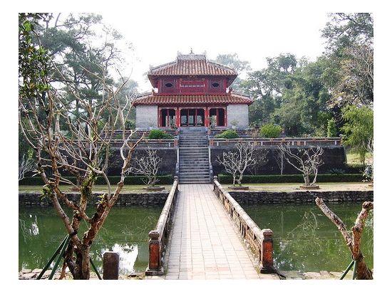 トゥドック＋カイディン＋ミンマン　世界遺産フエ3大帝廟巡りツアー＜午前／現地ガイド(日本語可)／昼食選択可／フエ発＞