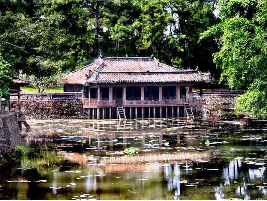 トゥドック＋カイディン＋ミンマン　世界遺産フエ3大帝廟巡りツアー＜午前／現地ガイド(日本語可)／昼食選択可／フエ発＞