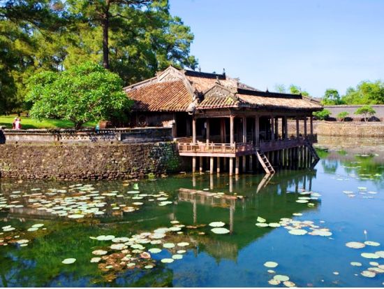 トゥドック＋カイディン＋ミンマン　世界遺産フエ3大帝廟巡りツアー＜午前／現地ガイド(日本語可)／昼食選択可／フエ発＞