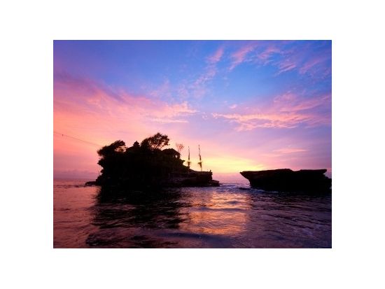 【貸切】タナロット寺院の夕日鑑賞ツアー　海に浮かぶ寺院と絶景サンセットを堪能！＜午後／日本語ガイド＞