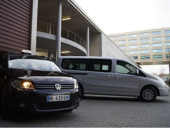 レンヌ空港 ⇔ サン・マロ市内ホテル　空港送迎サービス ＜貸切／英語ドライバー＞