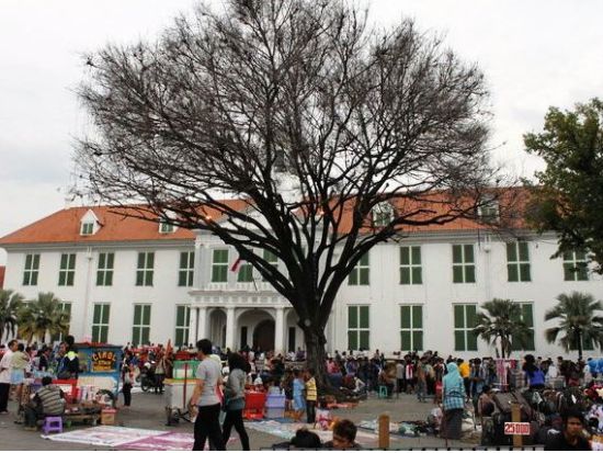 ジャカルタ市内観光ツアー　1日貸切チャーター　首都ジャカルタの定番スポットを巡る ＜日本語ガイド／昼食付き／市内往復送迎＞