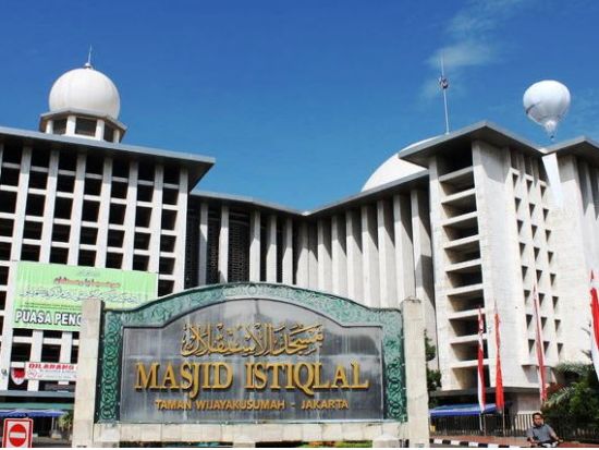 ジャカルタ市内観光ツアー　1日貸切チャーター　首都ジャカルタの定番スポットを巡る ＜日本語ガイド／昼食付き／市内往復送迎＞