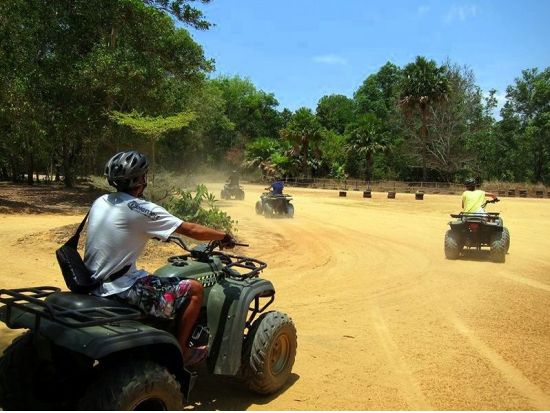 本格的オフロード・バギー体験　豪快・ワイルド・ATVバギーツアー　プーケット到着日＆最終日にも参加OK＜午前・午後／英語ガイド／空港お送りオプションあり＞