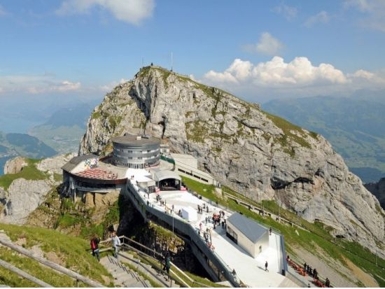中央スイス　ピラトゥス山観光ツアー ＜5～11月／ルツェルン発＞