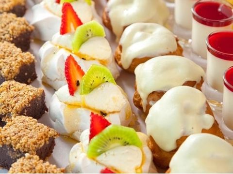 【レストラン】スカイフィースト at シドニータワー（SkyFeast at Sydney Tower）食事券＆事前予約サービス＜ランチ／ディナー＞*ビュッフェ