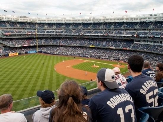 ニューヨーク ヤンキース メジャーリーグ Mlb 観戦チケット 4 10月 1階席 ホームゲーム ニューヨークの観光 オプショナルツアー専門 Veltra ベルトラ