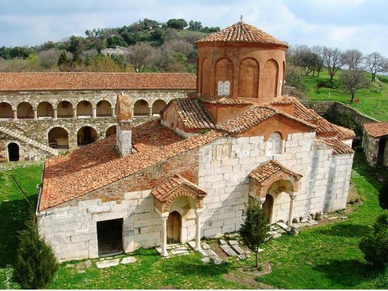 【プライベートツアー】アルバニアの魅力を凝縮！4泊5日周遊ツアー＜車＋ガイド貸切／食事付／ティラナ発＞