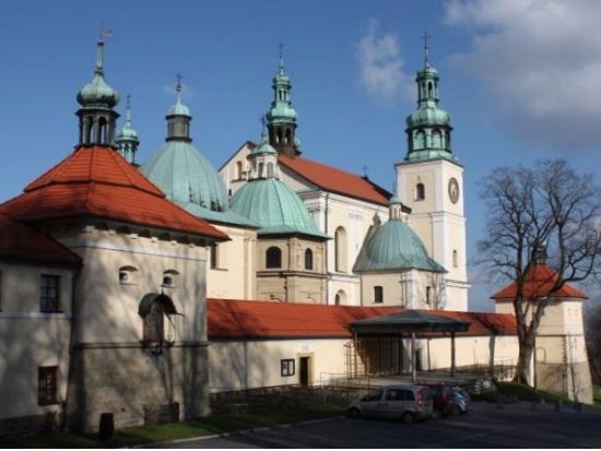 世界遺産 クラクフ歴史地区＆カルヴァリア・ゼブジドフスカ　日帰り観光ツアー ＜貸切／8時間／日本語ガイド／クラクフ発＞