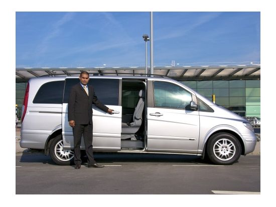 【空港送迎】ガトウィック空港 ⇔ ロンドン市内 ＜貸切／英語ドライバー＞