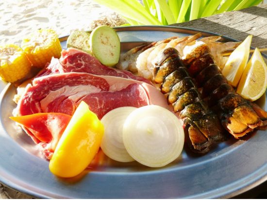 【当日予約OK！】セイルズBBQ 食事券＆事前予約サービス　タモン湾絶景ビーチサイドでBBQと景色を満喫＜キッズメニューあり／飲み放題＆サラダバー＞