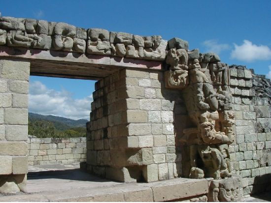 【プライベートツアー】コパン・キリグア遺跡 1泊2日ツアー＜車貸切／昼食付／日本語ガイド／アンティグア発＞