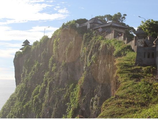 ウルワツ寺院の夕日＆ケチャックダンス観賞ツアー　 高級ホテルディナー付きプランあり ＜混載／日本語ガイド＞by JTB