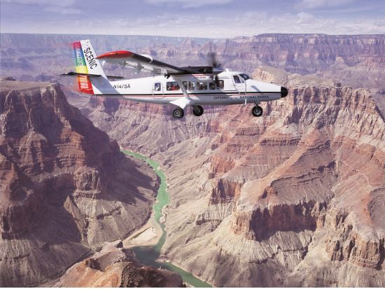 小型飛行機で巡る　グランドキャニオン・ウエスト遊覧飛行 ＜フライト約70分／日本語オーディオガイド／英語ドライバー＞