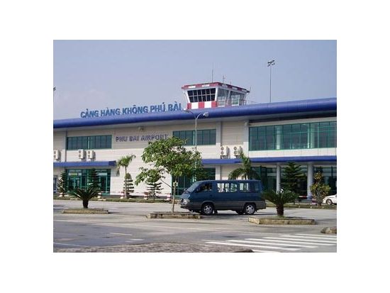 【空港送迎】フバイ国際空港⇔フエ市内　深夜早朝料金なし＜貸切／最大18名／英語ドライバー ＞