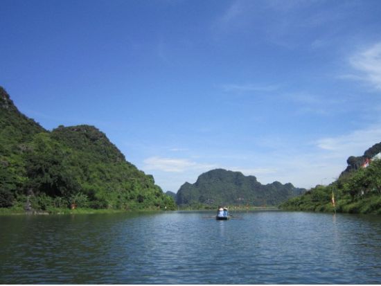 世界遺産チャンアン＋古都ホアルー 観光ツアー　風光明媚な景勝地で小舟クルーズ ＜昼食付き／現地ガイド（日本語可）／ホテル往復送迎＞