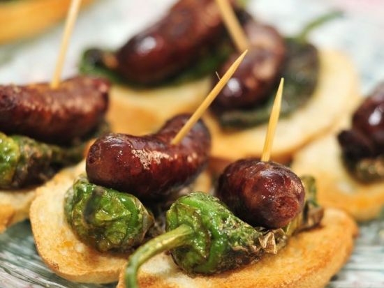 マドリード タパスツアー　3軒のバル巡り＜タパス3品＆ドリンク3杯／往復送迎付／混載／日本語＞