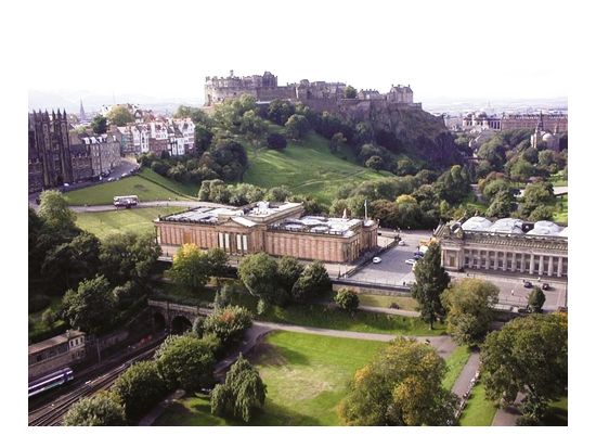 エジンバラ　乗り降り自由バス 24時間チケット ＜15歳以下無料/日本語音声ガイド＞