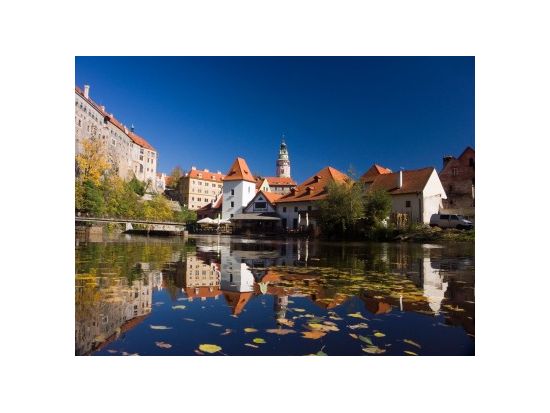 【都市間送迎】ザルツブルク市内 ⇒ プラハ市内　チェスキー・クルムロフ立ち寄り付き ＜貸切／英語ドライバー＞