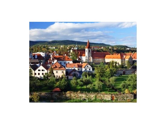 【都市間送迎】プラハ市内 ⇒ ザルツブルク市内　チェスキー・クルムロフ立ち寄り付き ＜貸切／英語ドライバー＞