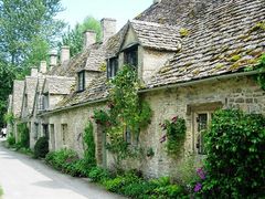 IFSPIRES Cotswolds village