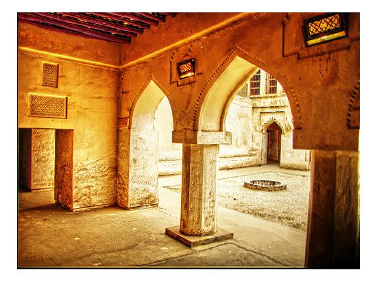 バーレーンの旧首都 ムハラク半日プライベート観光ツアー＜午前／英語＞