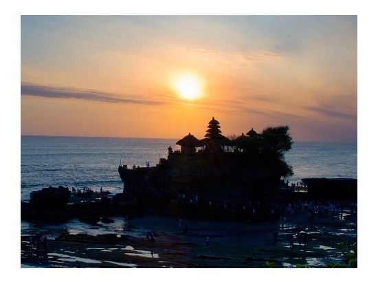 バリ島欲張りツアー　ブサキ寺院＆キンタマーニ高原＆ウブド観光＆タナロット寺院の夕日観賞 ＜昼食＆夕食付き／日本語ガイド＞by JTB