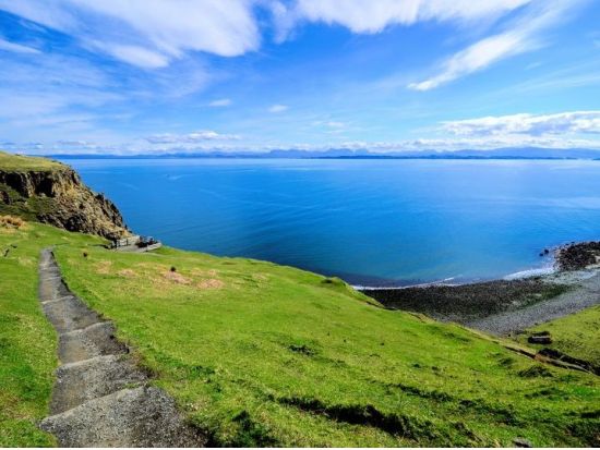 スコットランド2泊3日ツアー　翼の島「スカイ島」＆グレンコー＆ネス湖 ＜スカイ島宿泊／英語ドライバーガイド／エジンバラ発＞