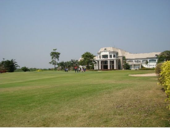 タノン・ゴルフ・ビュー&スポーツクラブ  送迎付きゴルフツアー ＜空港送迎の選択可／日本語ガイド付き／カート代込＞