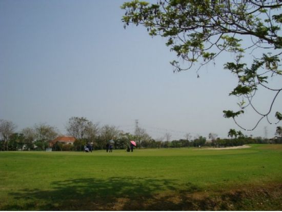 タノン・ゴルフ・ビュー&スポーツクラブ  送迎付きゴルフツアー ＜空港送迎の選択可／日本語ガイド付き／カート代込＞