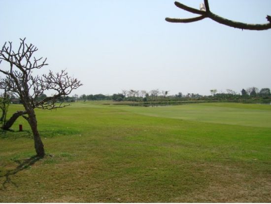 タノン・ゴルフ・ビュー&スポーツクラブ  送迎付きゴルフツアー ＜空港送迎の選択可／日本語ガイド付き／カート代込＞