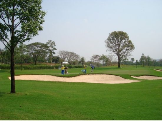 サイアム・カントリークラブ・パタヤ  送迎付きゴルフツアー＜日本語ガイド付き／カート代込＞