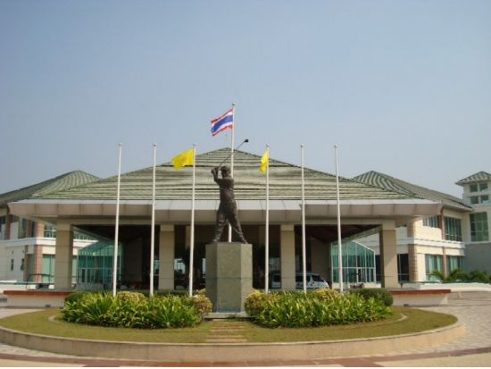 パッタナー・スポーツクラブ  送迎付きゴルフツアー＜日本語ガイド付き／カート代込＞