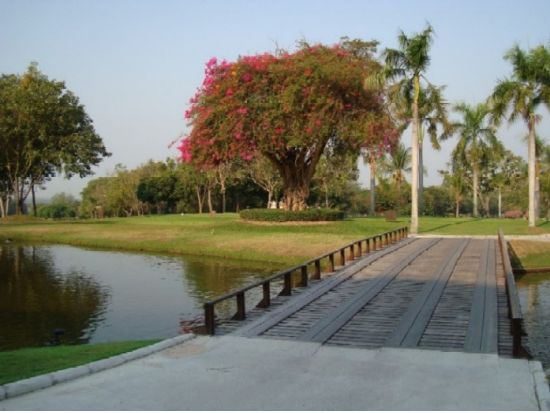 バンプラ・ゴルフクラブ  送迎付きゴルフツアー ＜日本語ガイド付き／カート代込＞