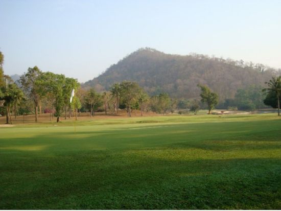 バンプラ・ゴルフクラブ  送迎付きゴルフツアー ＜日本語ガイド付き／カート代込＞