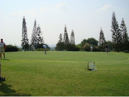 フェニックス・ゴルフ＆カントリークラブ  送迎付きゴルフツアー ＜日本語ガイド付き／カート代込＞