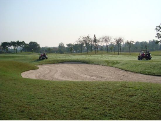 【ゴルフ予約】ブラパゴルフクラブ（Burapha Golf Club） ＜パタヤ市内ホテル往復送迎付き／カート代込＞