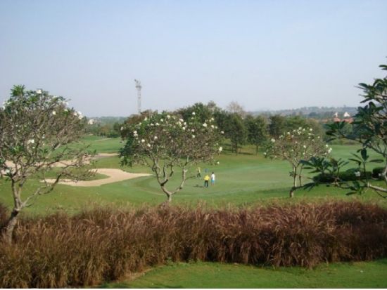 レムチャバン・インターナショナル・カントリークラブ  送迎付きゴルフツアー ＜日本語ガイド付き／カート代込＞