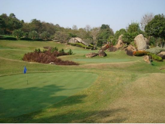 レムチャバン・インターナショナル・カントリークラブ  送迎付きゴルフツアー ＜日本語ガイド付き／カート代込＞