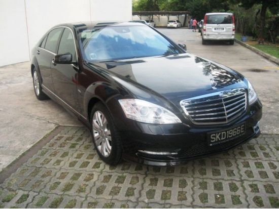 【空港送迎】シンガポール・チャンギ国際空港⇔シンガポール市内またはセントーサ島内ホテル　高級車利用＜貸切／最大4名／英語ドライバー＞