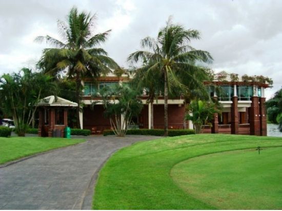 タイ・カントリークラブ  送迎付きゴルフツアー ＜空港送迎の選択可／日本語ガイド付き／カート代込＞