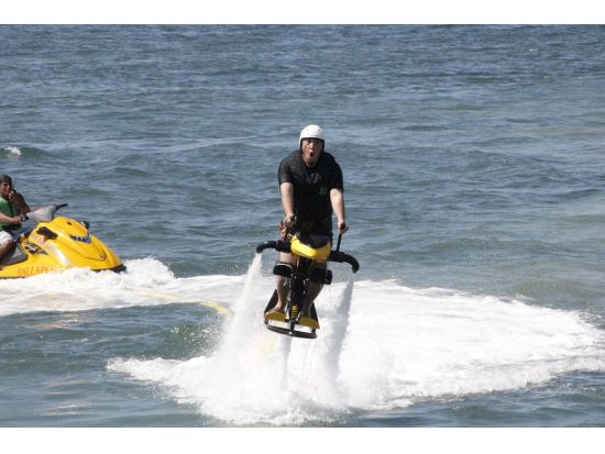 マリンスポーツ・アグレッシブパッケージ　選べるプラン（フライボード、バナナボート、ジェットスキーなど）＜ホテル往復送迎付／昼食付＞