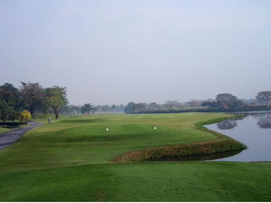 ロイヤルゴルフ＆カントリークラブ　送迎付きゴルフツアー ＜空港送迎の選択可／日本語ガイド付き／カート代込＞