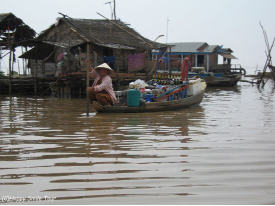 チャーターで行く！トンレサップ湖クルーズ＆オールドマーケット散策ツアー＜貸切／日本語ガイド／送迎＞