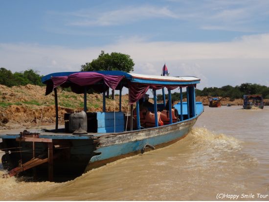 チャーターで行く！トンレサップ湖クルーズ＆オールドマーケット散策ツアー＜貸切／日本語ガイド／送迎＞