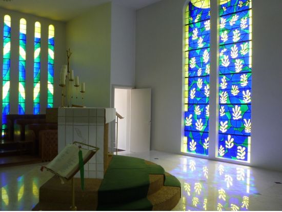 芸術家が愛した風景と美術館 日帰りツアー　カーニュ・シュル・メール＆アンティーブ＆ヴァンス＆グラース ＜日本語ドライバーガイド／ニース発＞