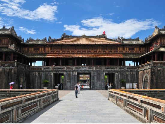 シクロで巡る世界遺産フエ観光＋ティエンムー寺　三輪自転車シクロでゆったり遺跡巡り！＜午前・午後／現地ガイド(日本語可)・英語ガイド／フエ発＞